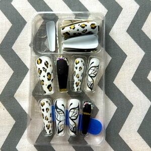 Plastic Machine Cheetah/butterflie Nails